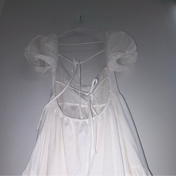 White Flowy Sweetheart Neck Puff Sleeve Dress - Picture 9 of 14